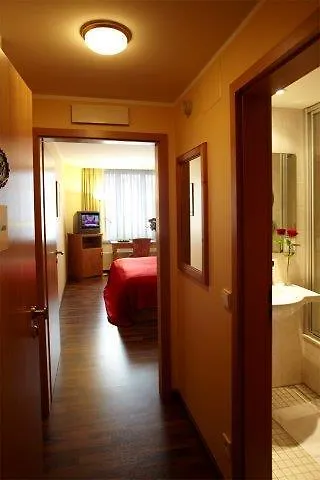 Hotel Gasthof Zur Post München 3*,