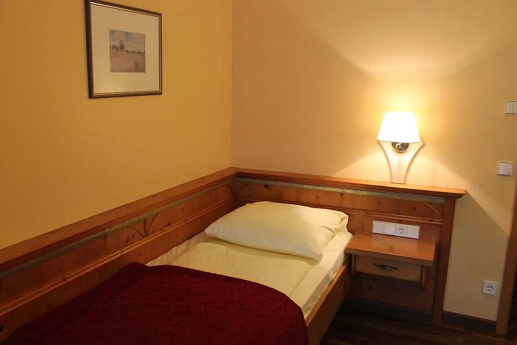 Hotel Gasthof Zur Post München 3*,